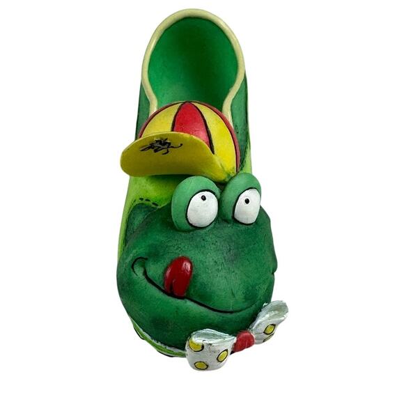 Willow Hall Shoo Shoo Figurine Croak Croak Frog with Hat & Bow Tie Design No. 10 - Picture 2 of 7